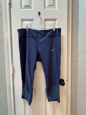 Nike 2X (20W-22W) Epic Luxe Running Crops, Thunder Blue